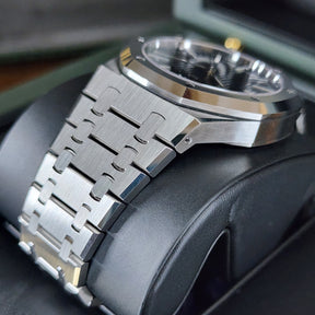 Audemars Piguet Royal Oak 50th Anniversary case, bracelet view