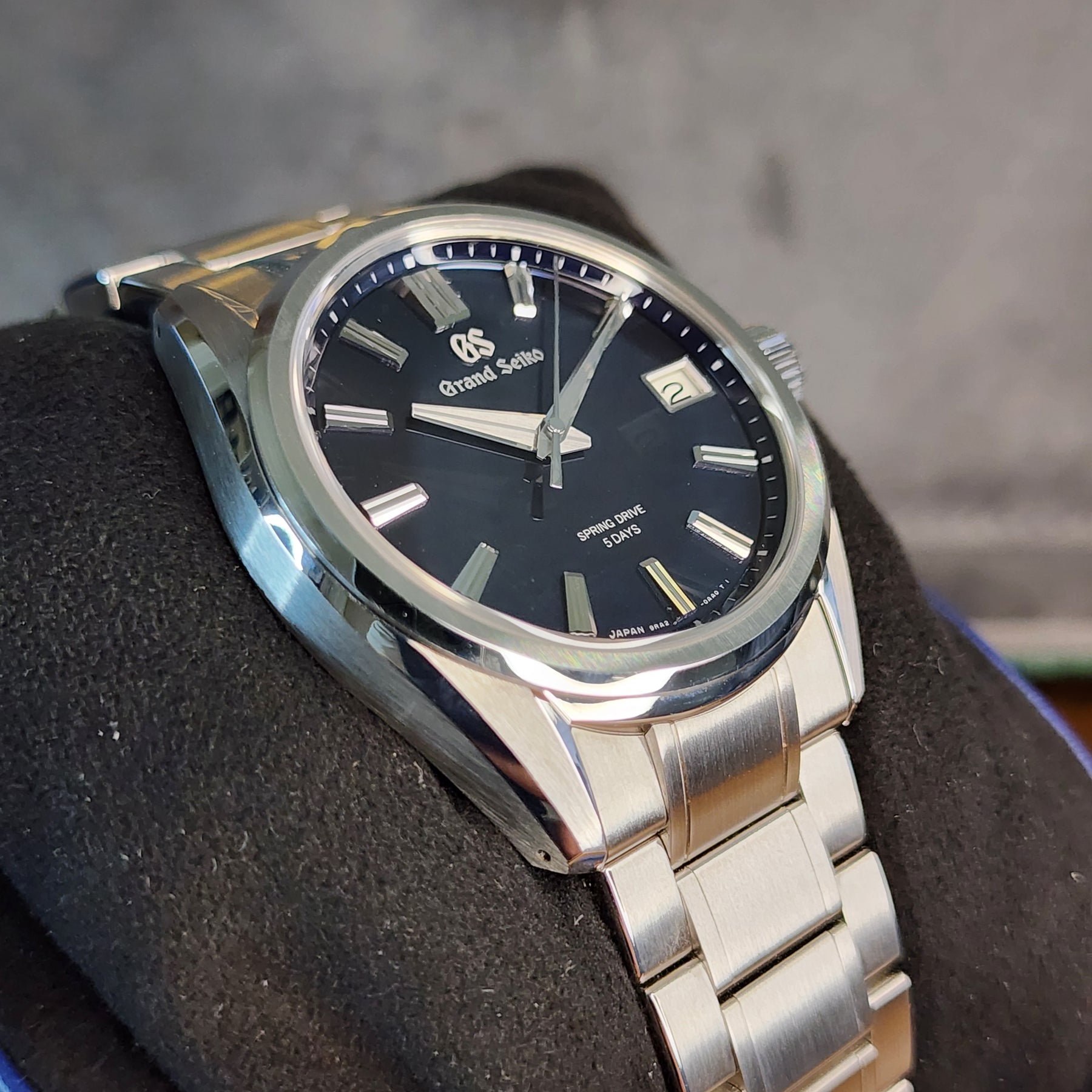 Grand Seiko Evolution 9 SLGA021 Lake Suwa left side view