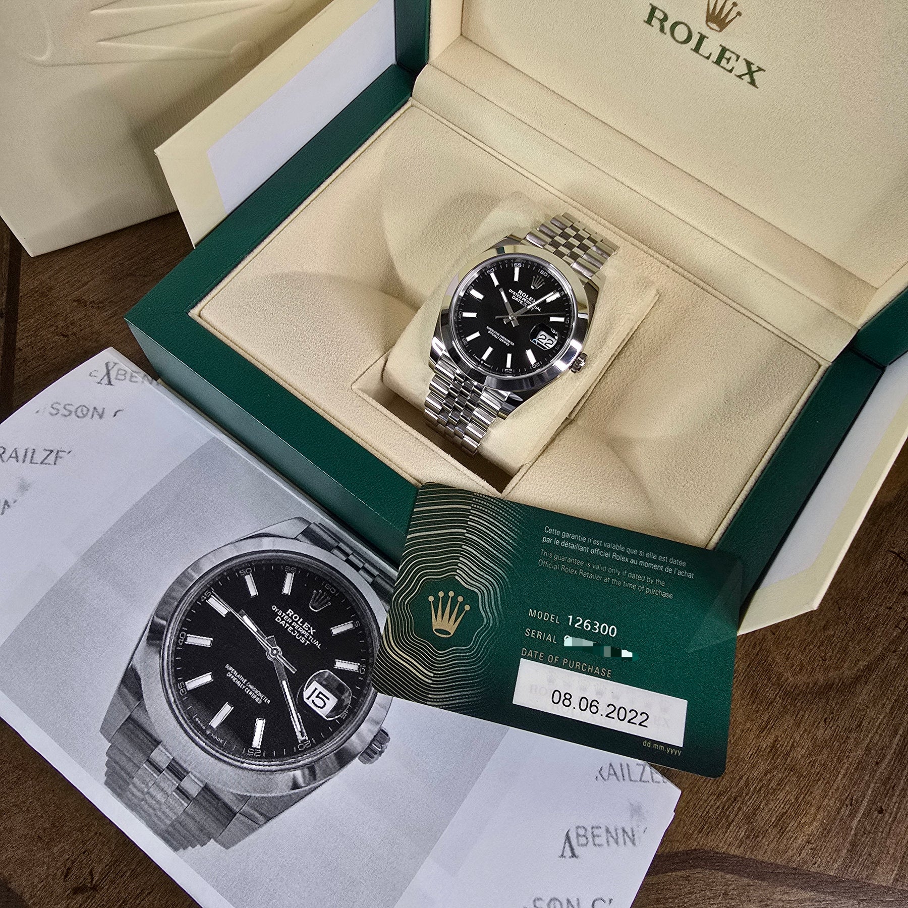 Rolex Datejust Bright Black dial 126300 contents view