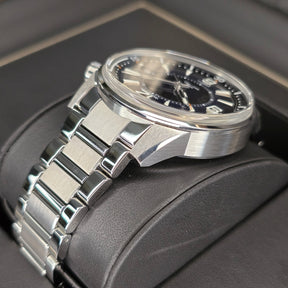 Jaeger-LeCoultre Polaris Mariner case, bracelet view