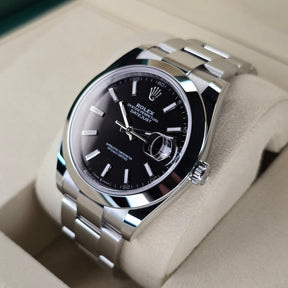 Rolex Datejust 126300 Bright Black right side case view