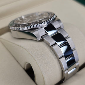 Rolex GMT-Master II 126720VTNR Sprite case, oyster bracelet view