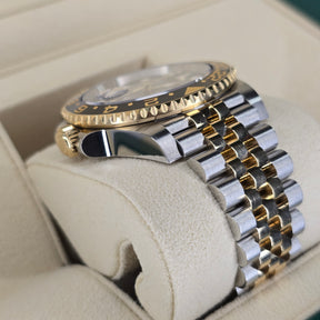 Rolex GMT-Master II Bumblebee Zombie 126713GRNR case, jubilee band