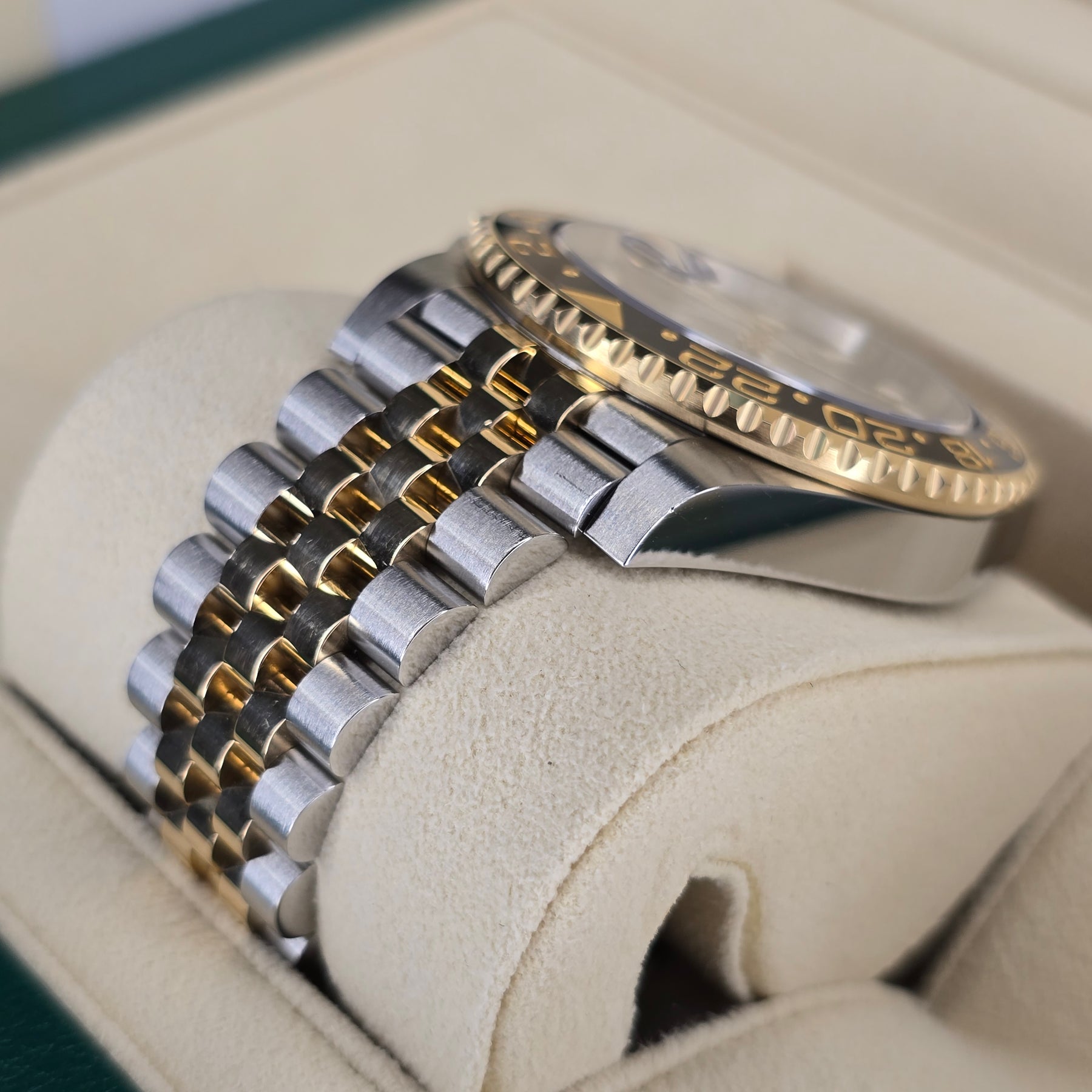 Rolex GMT-Master II Bumblebee Zombie 126713GRNR case, jubilee band