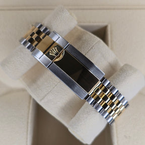 Rolex GMT-Master II 126713GRNR Bumblebee clasp view
