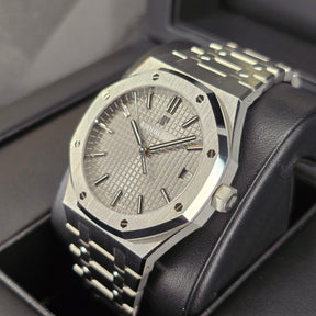 Audemars Piguet Royal Oak 15500st right side case view