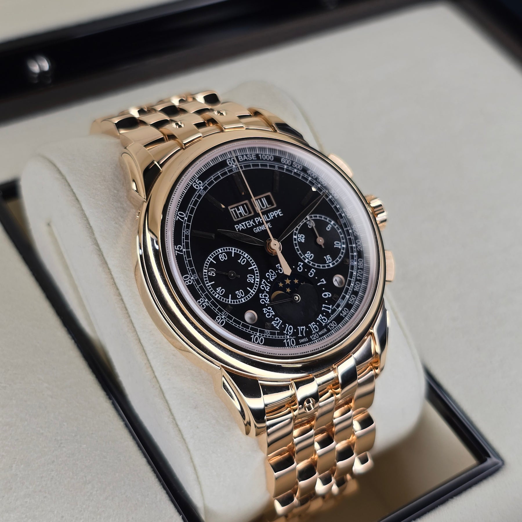 Patek Philippe Grand Complications 5270/1R left side case 
