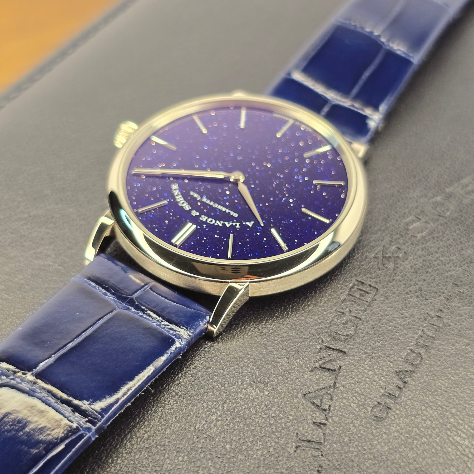 A. Lange & Sohne Saxonia Ultra Thin 205.086 lugs strap