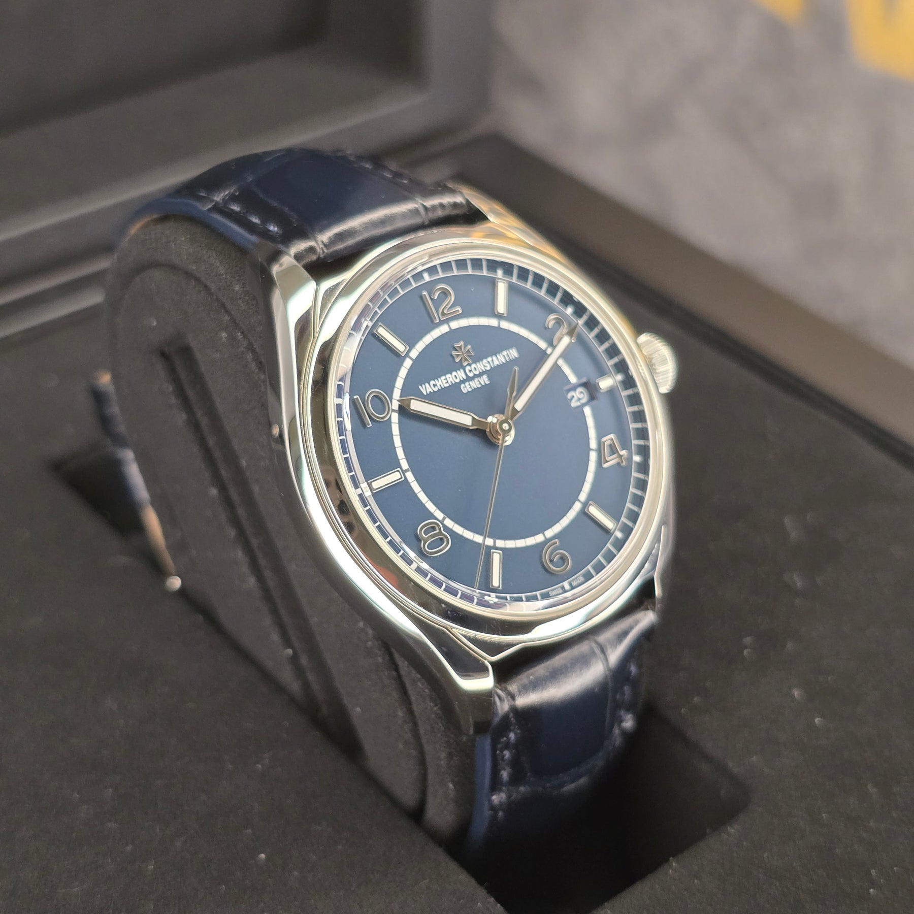 Vacheron Constantin Fifty-Six 4600E left side case