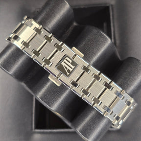 Audemars Piguet Royal Oak Jumbo  Extra Thin 15202IP clasp