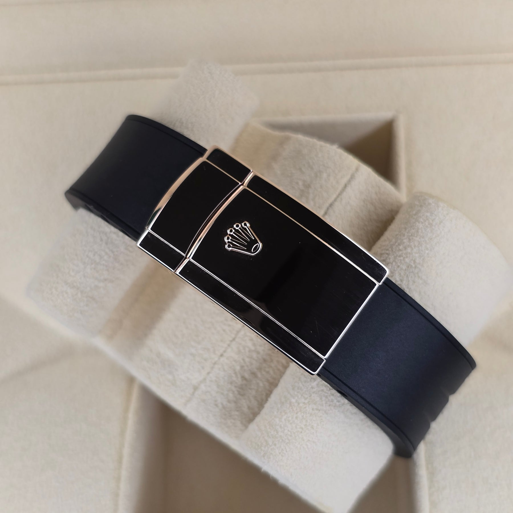 Rolex Sky-Dweller 326135 clasp