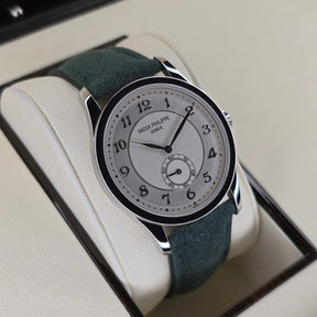 Patek Philippe Calatrava 5196P-001 left side