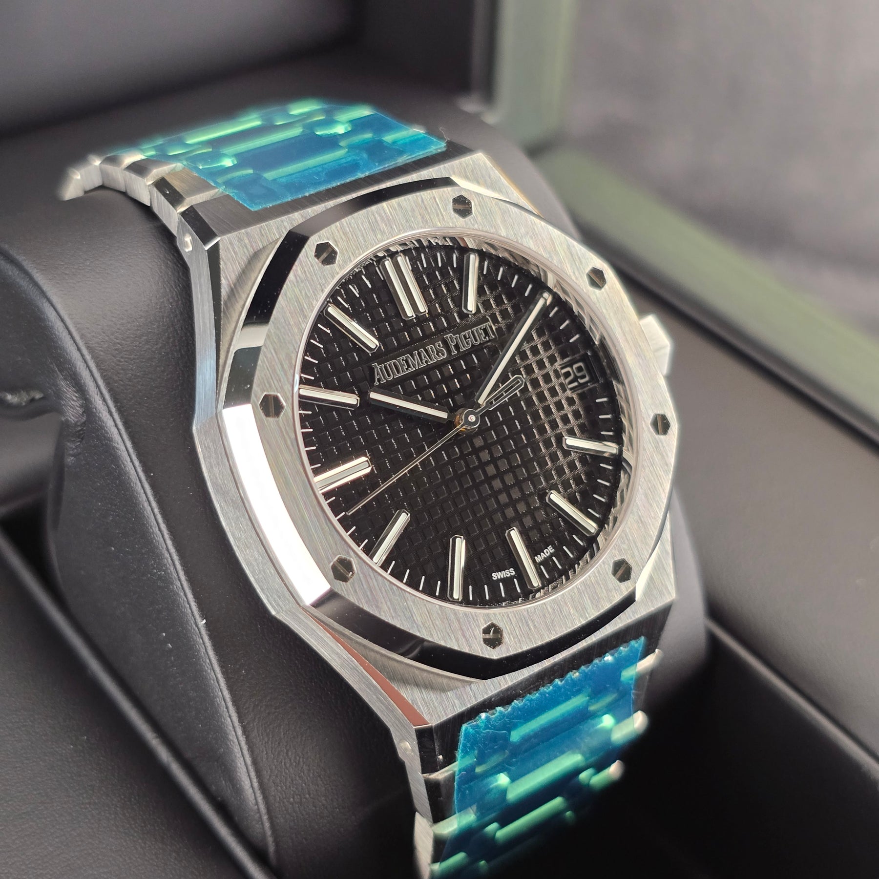 Audemars Piguet Royal Oak 50th Anniversary 15510st left side case