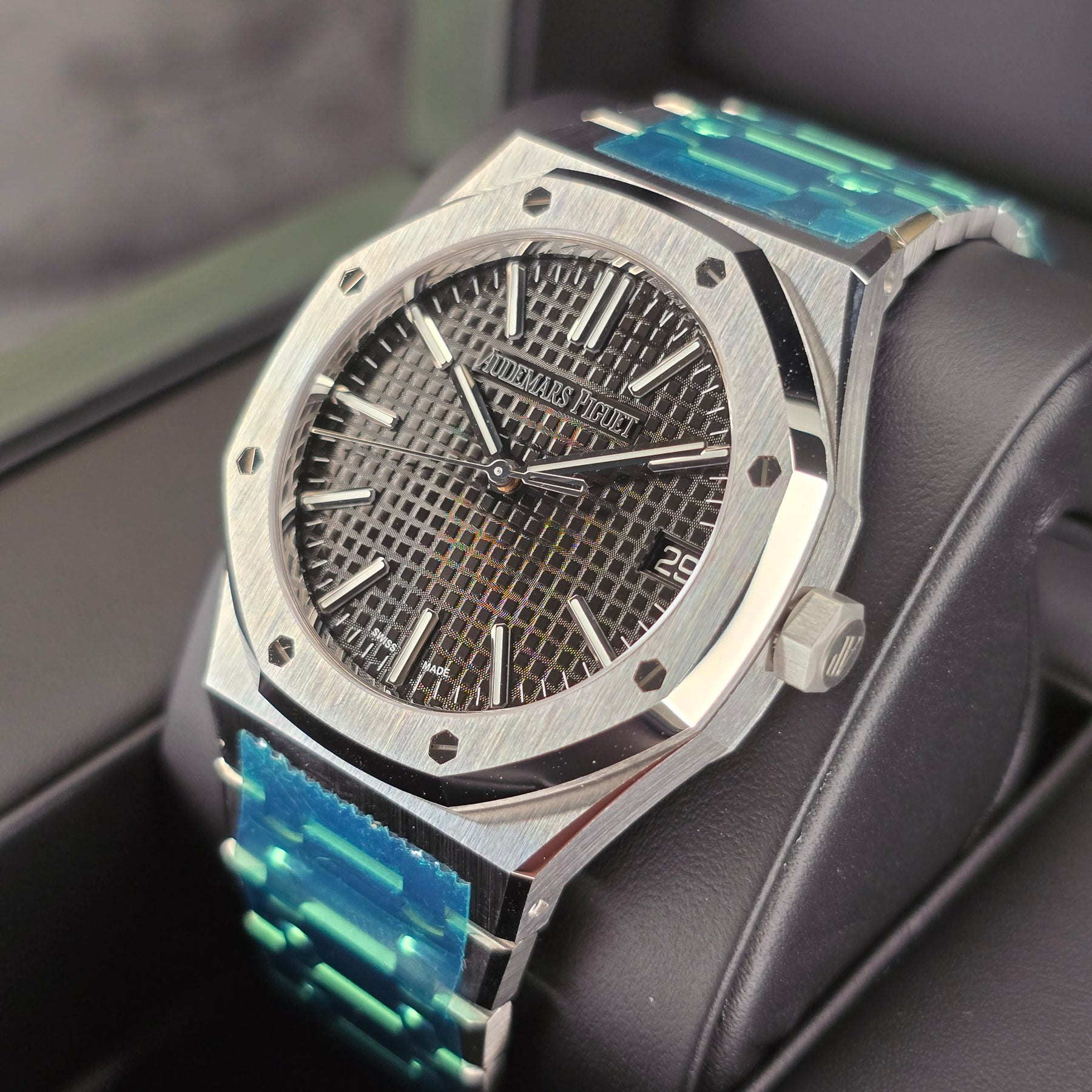Audemars Piguet Royal Oak 50th Anniversary 15510st right side case