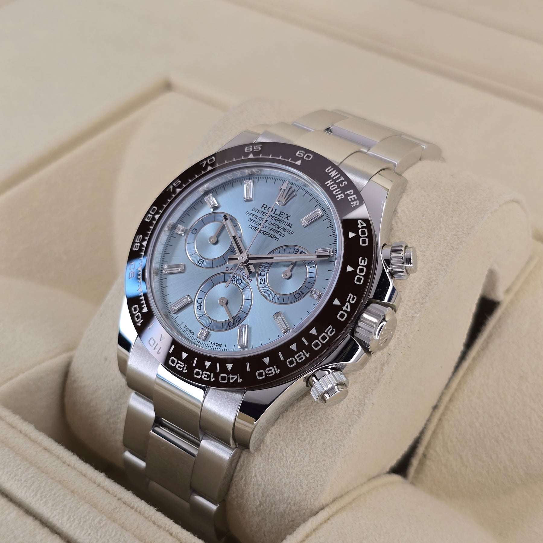 Rolex Daytona Platinum Ice Blue Baguette 116506 right side case view