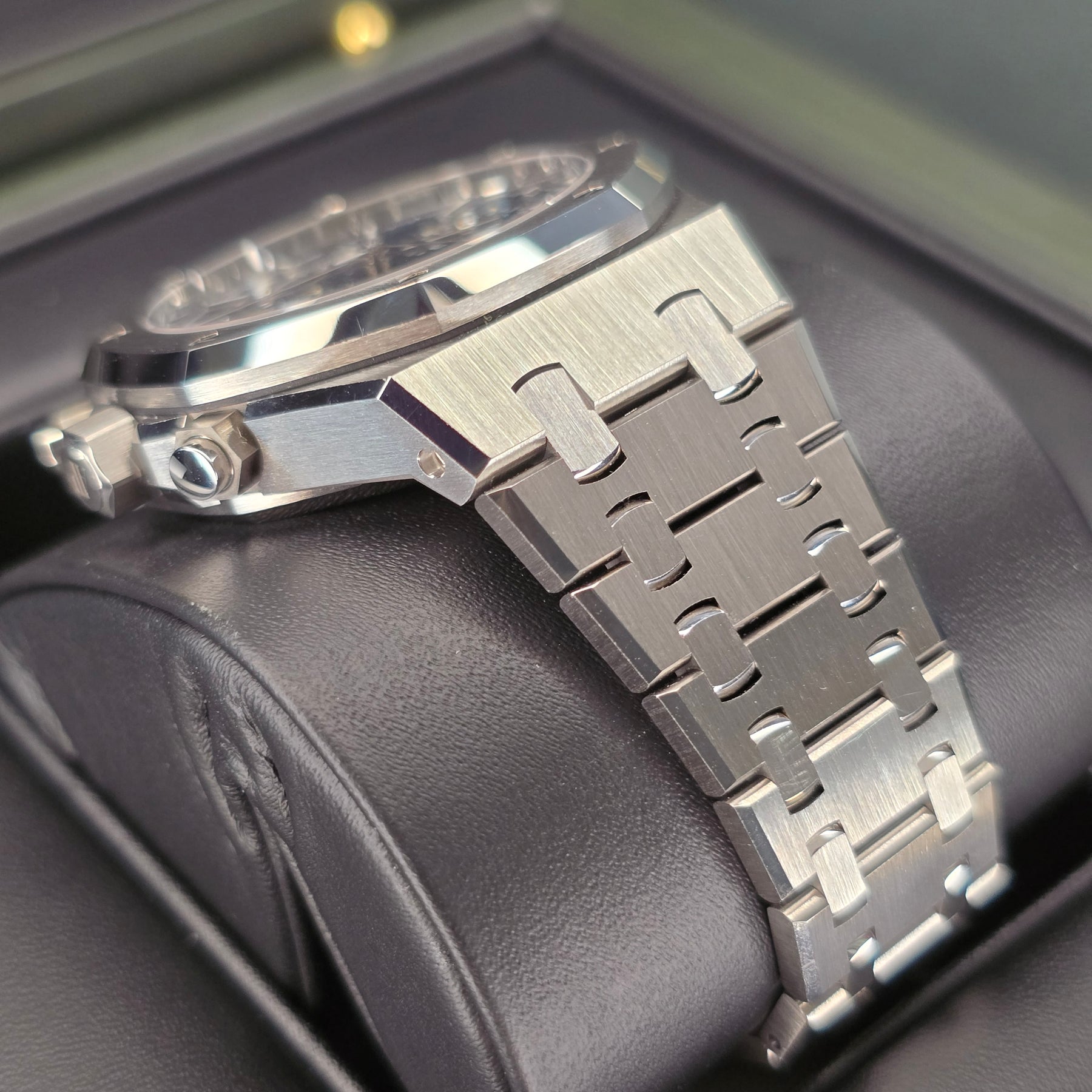 Audemars Piguet Royal Oak Chrono f26715st case, bracelet