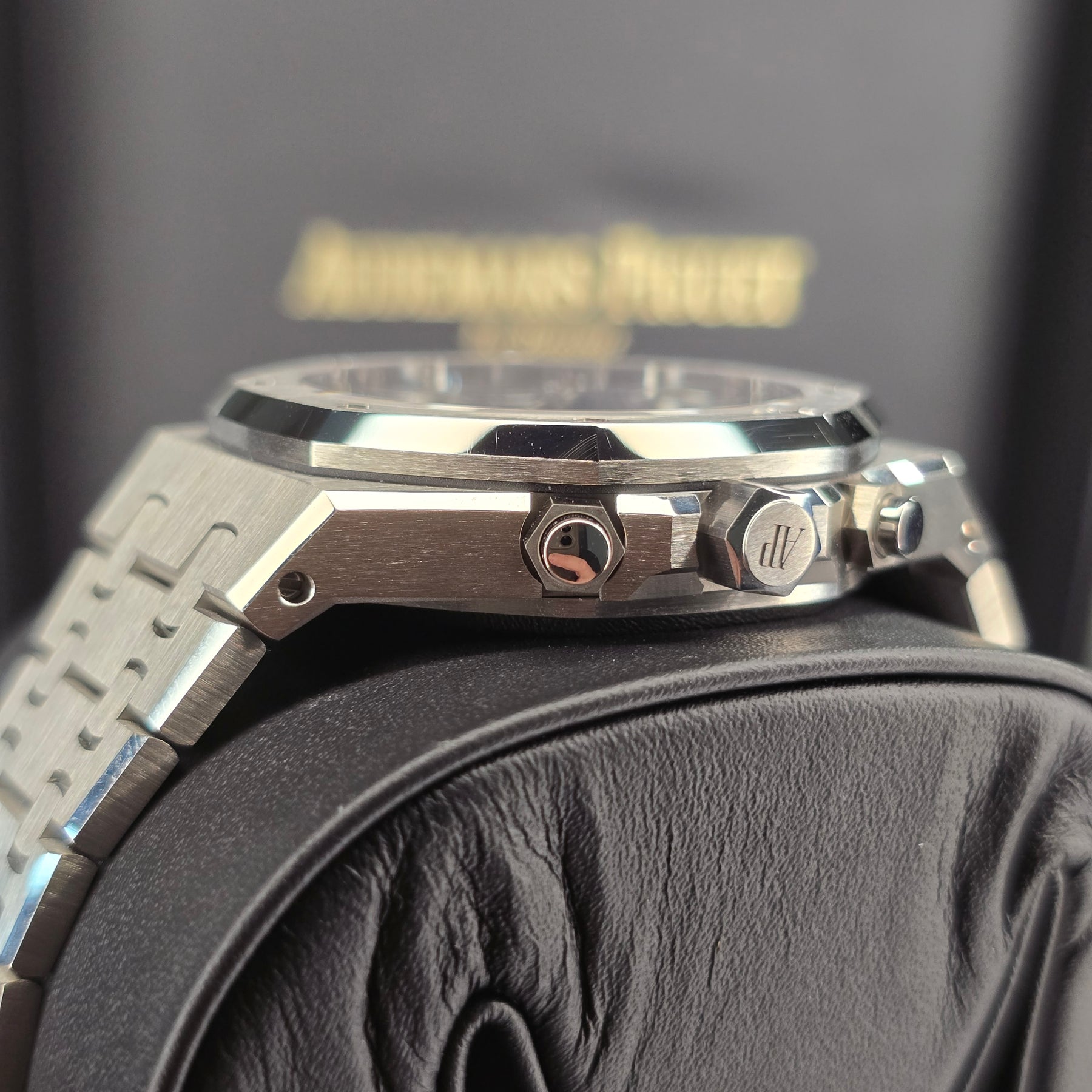 Audemars Piguet Royal Oak Chrono f26715st crown, pushers