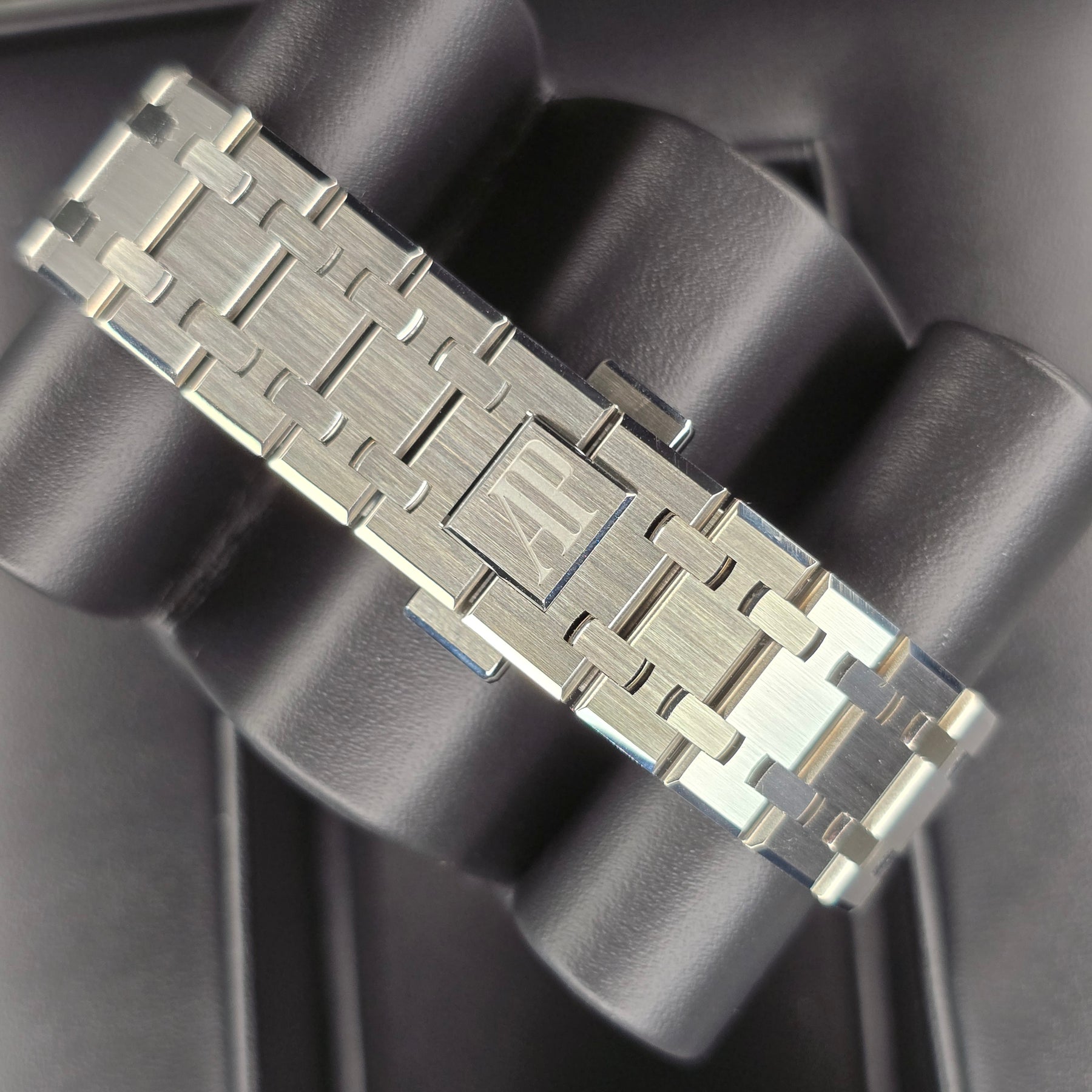 Audemars Piguet Royal Oak Chrono f26715st clasp