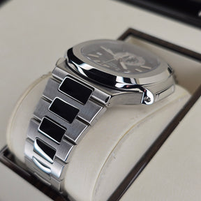 Patek Philippe Nautilus Blue Dial 5980/1A lug, bracelet