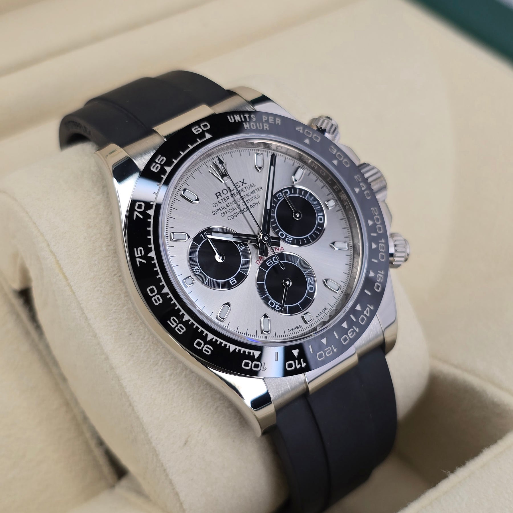 Rolex Cosmograph Daytona 116519LN left side case 