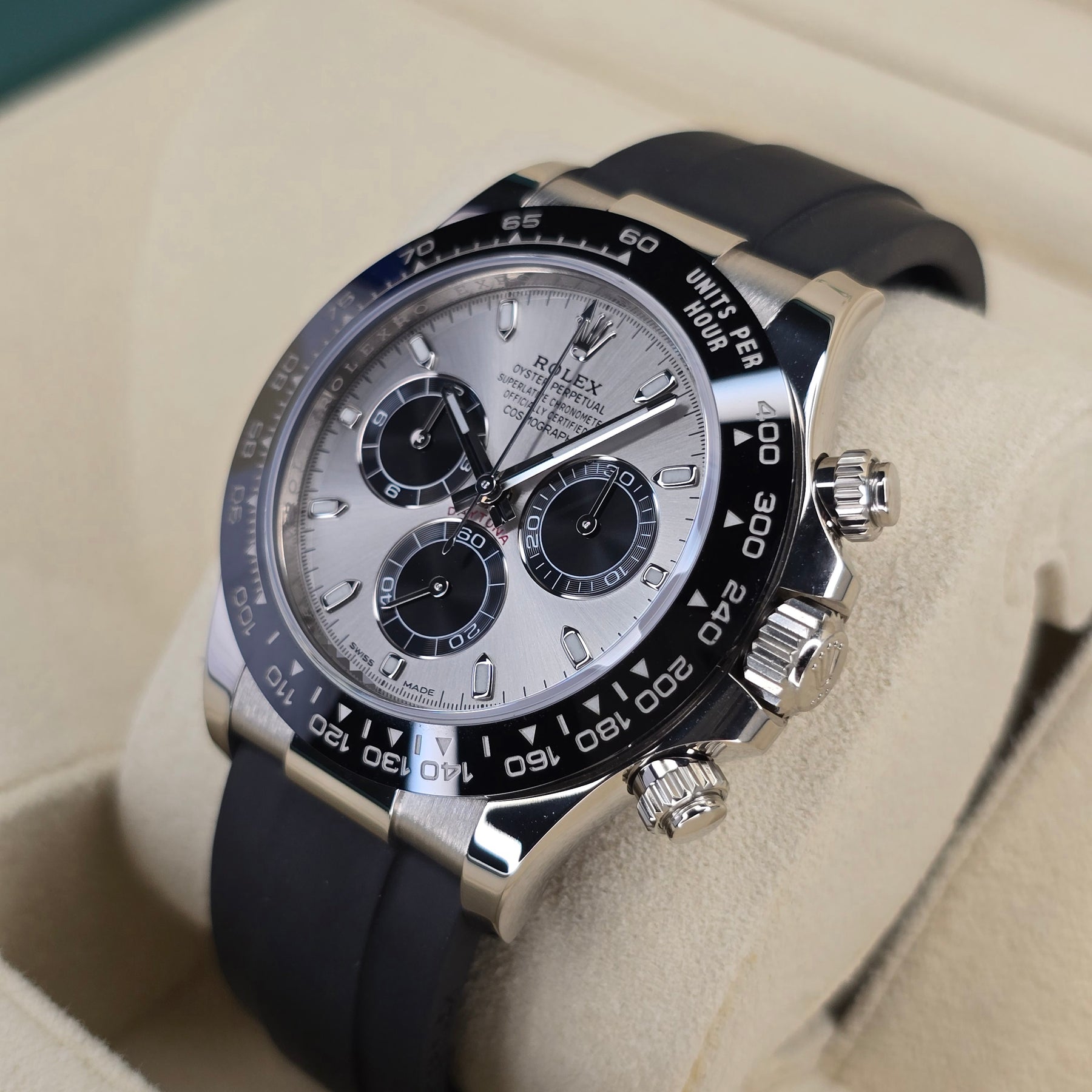 Rolex Cosmograph Daytona 116519LN right side case