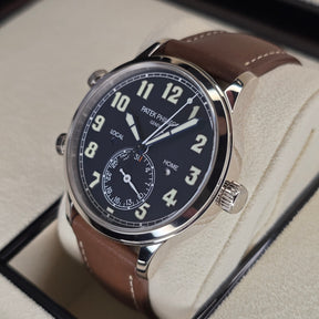 Patek Philippe Calatrava Pilot Travel Time 5524G right side case
