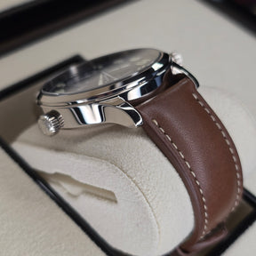 Patek Philippe Calatrava Pilot Travel Time 5524G case, strap