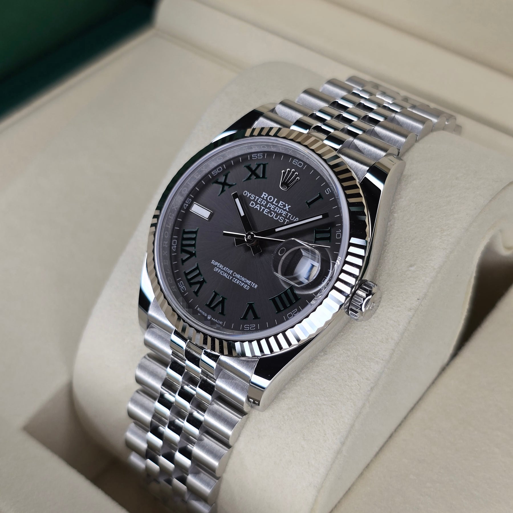 Rolex Datejust 126234 Wimbledon Jubilee right side case