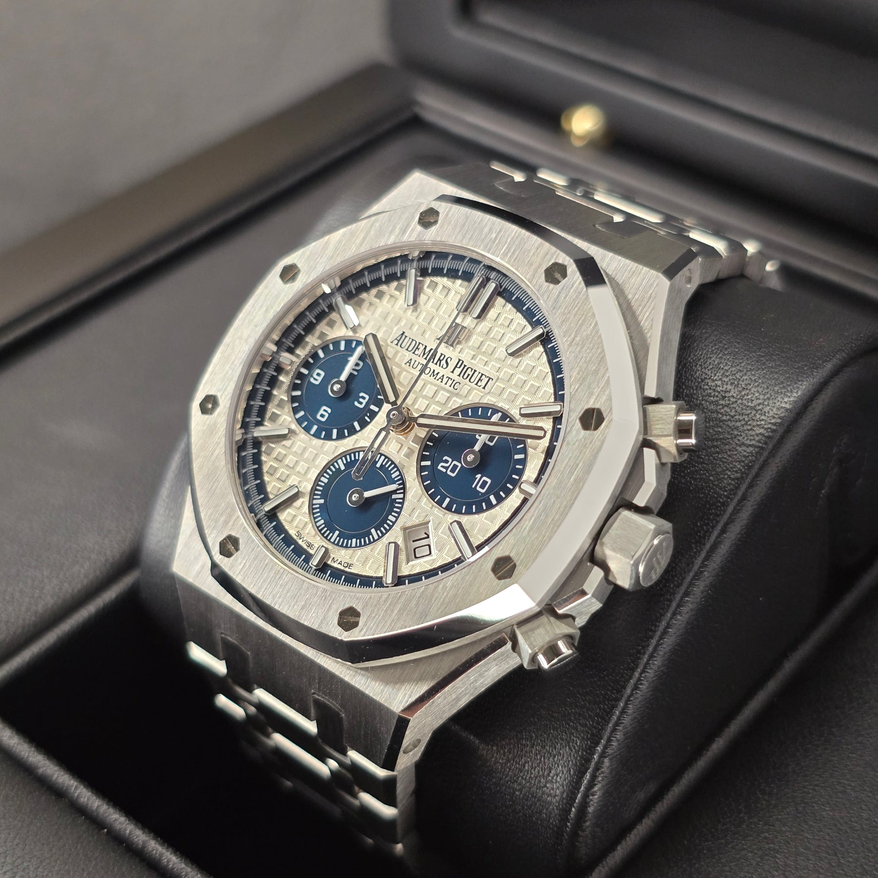 Audemars Piguet Royal Oak Chrono 36315ST Panda right side case