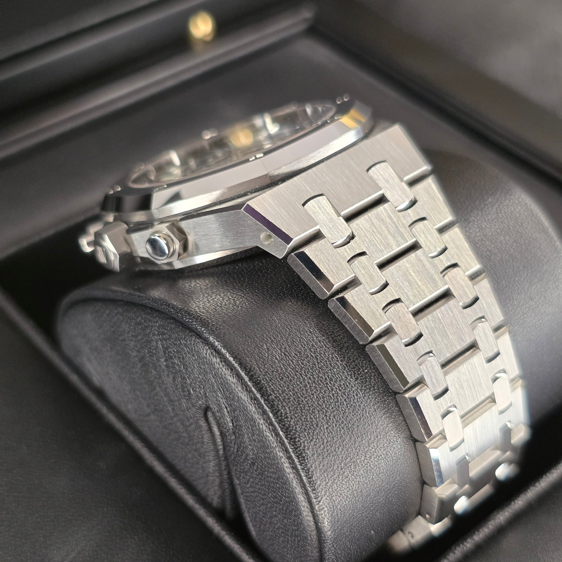 Audemars Piguet Royal Oak Chrono 36315ST Panda case, bracelet