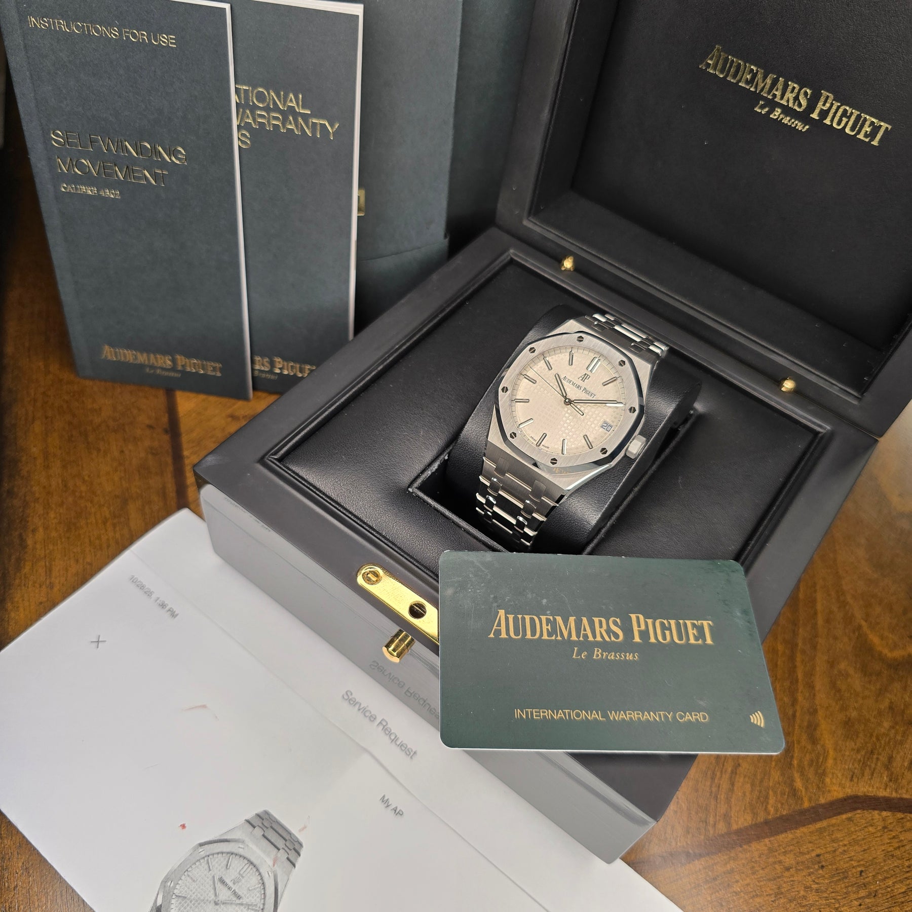 Audemars Piguet Royal Oak Silver Dial 15500st full set