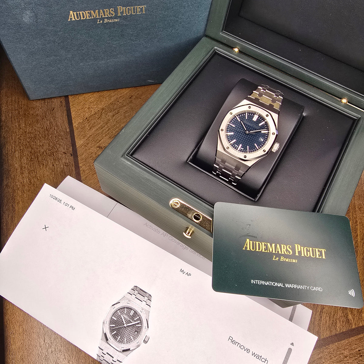 Audemars Piguet Royal Oak Blue 15550st  full set
