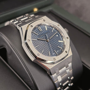 Audemars Piguet Royal Oak Blue 15550st  right side case
