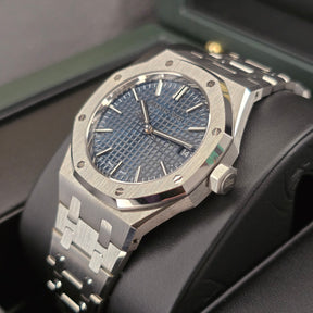 Audemars Piguet Royal Oak Blue 15550st  left side case
