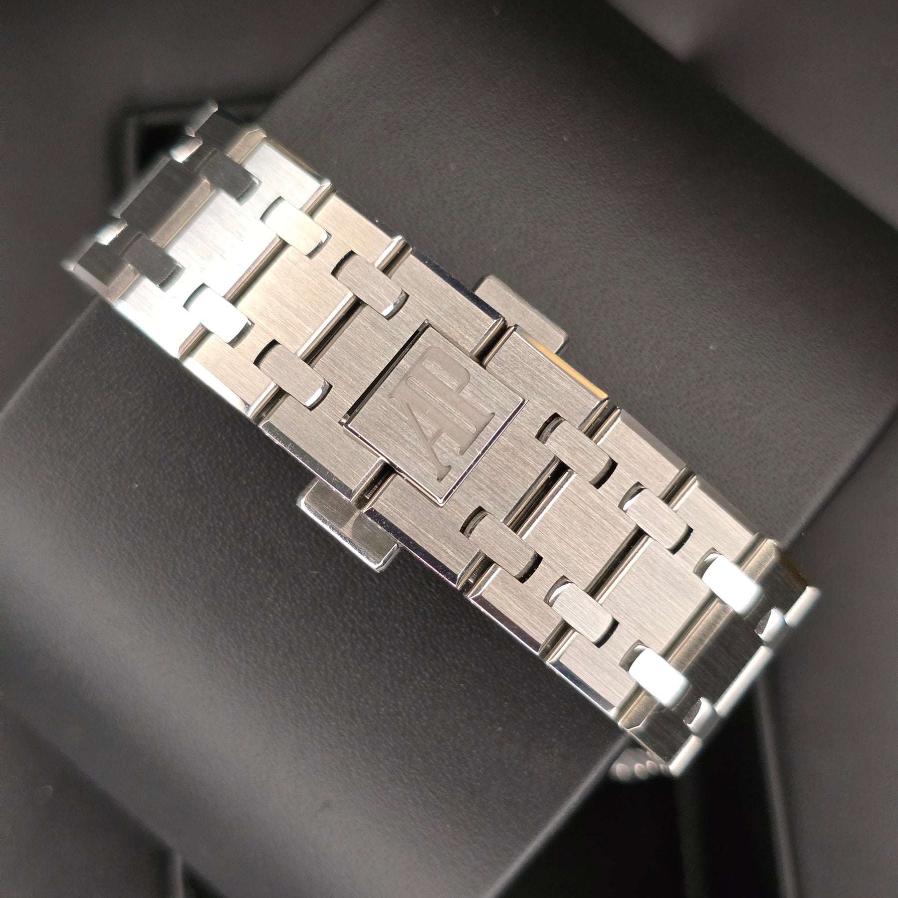 Audemars Piguet Royal Oak Blue 15550st  clasp