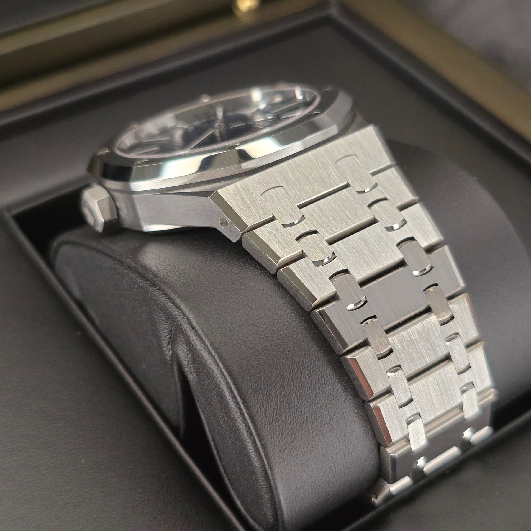 Audemars Piguet Royal Oak 15510ST  lugs, bracelet