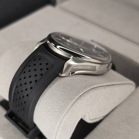 H. Moser & Cie Pioneer Center Seconds Cosmic Green 3201-1201 lug, strap