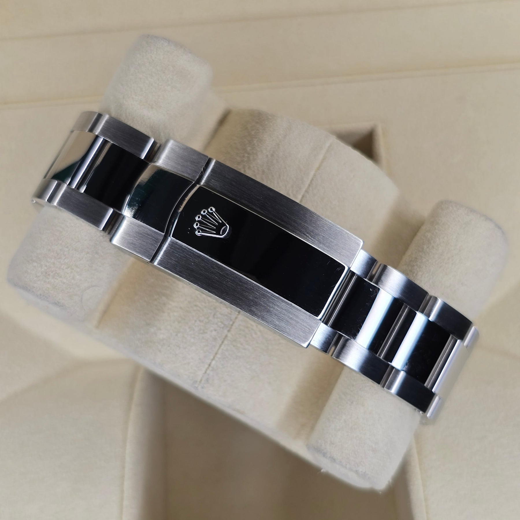 Rolex Sky-Dweller Black Dial 326934 clasp