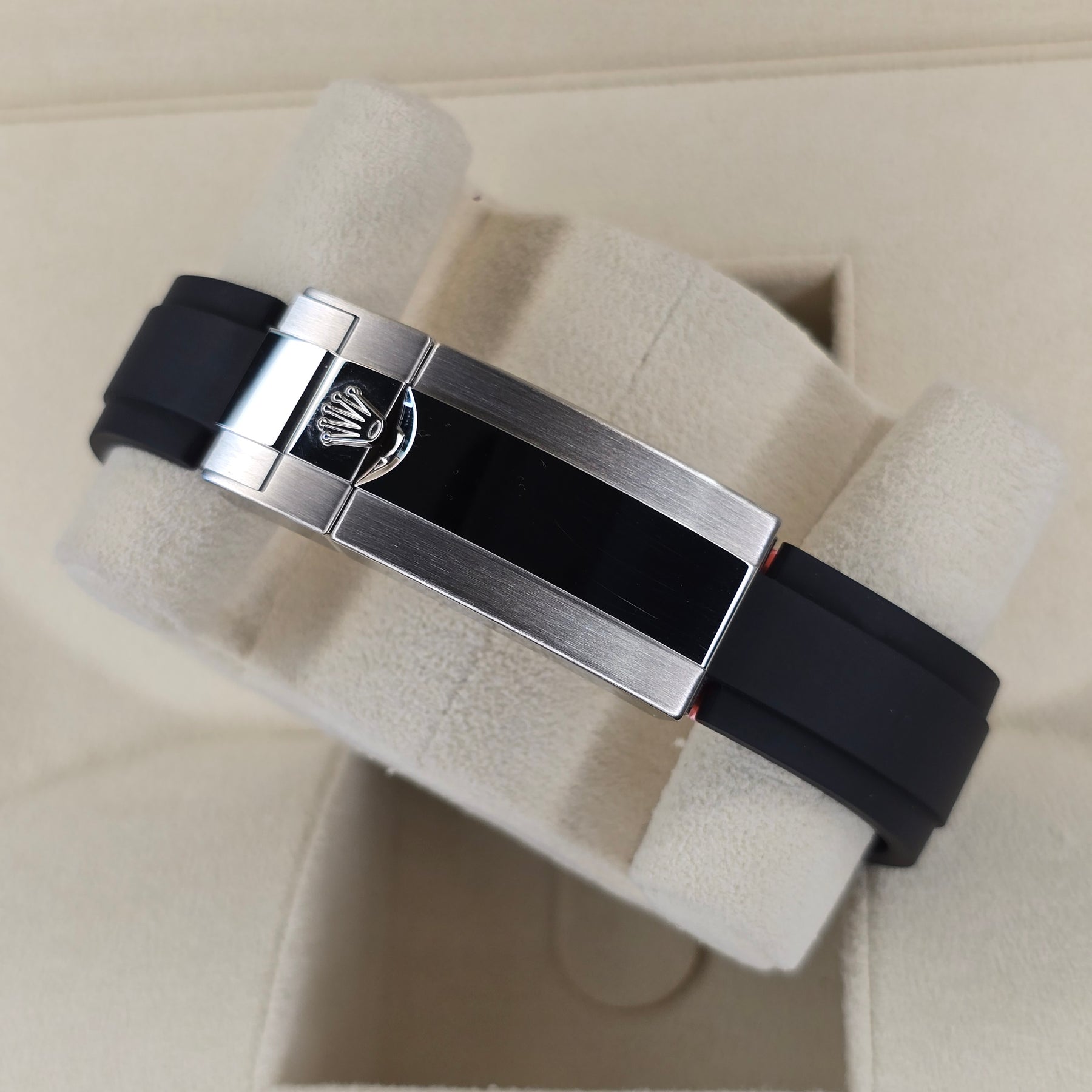 Rolex Cosmograph Daytona 126519LN Ghost White Gol clasp