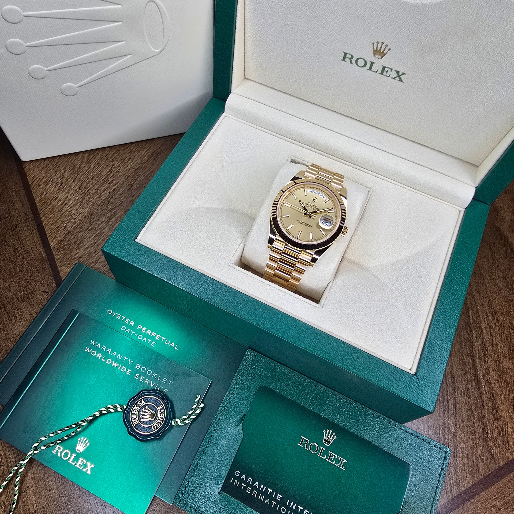 Rolex Day-Date Yellow Gold 228238 full set