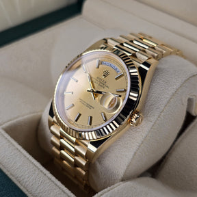 Rolex Day-Date Yellow Gold 228238 rigth side case