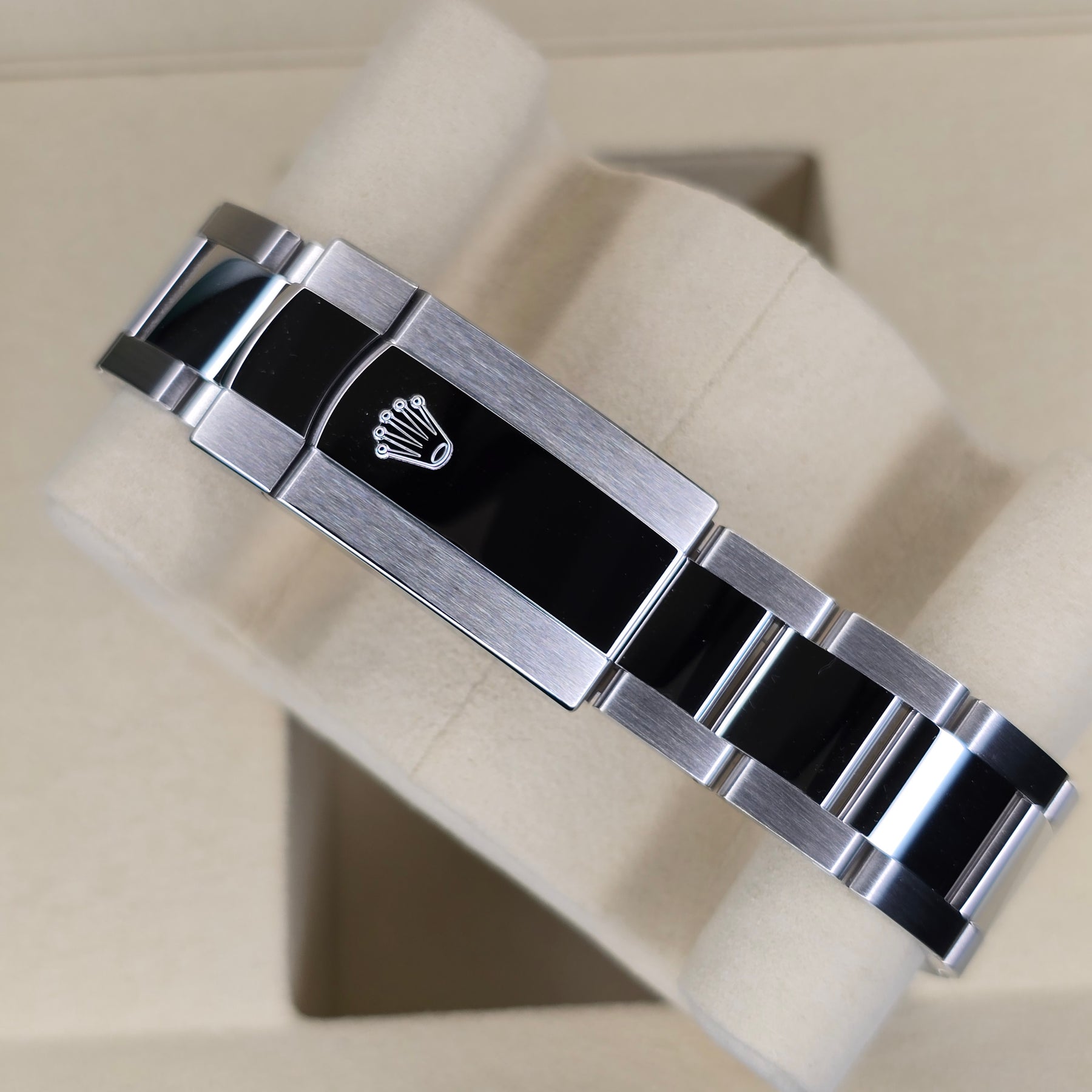 Rolex Datejust 126200 Wimbledon clasp