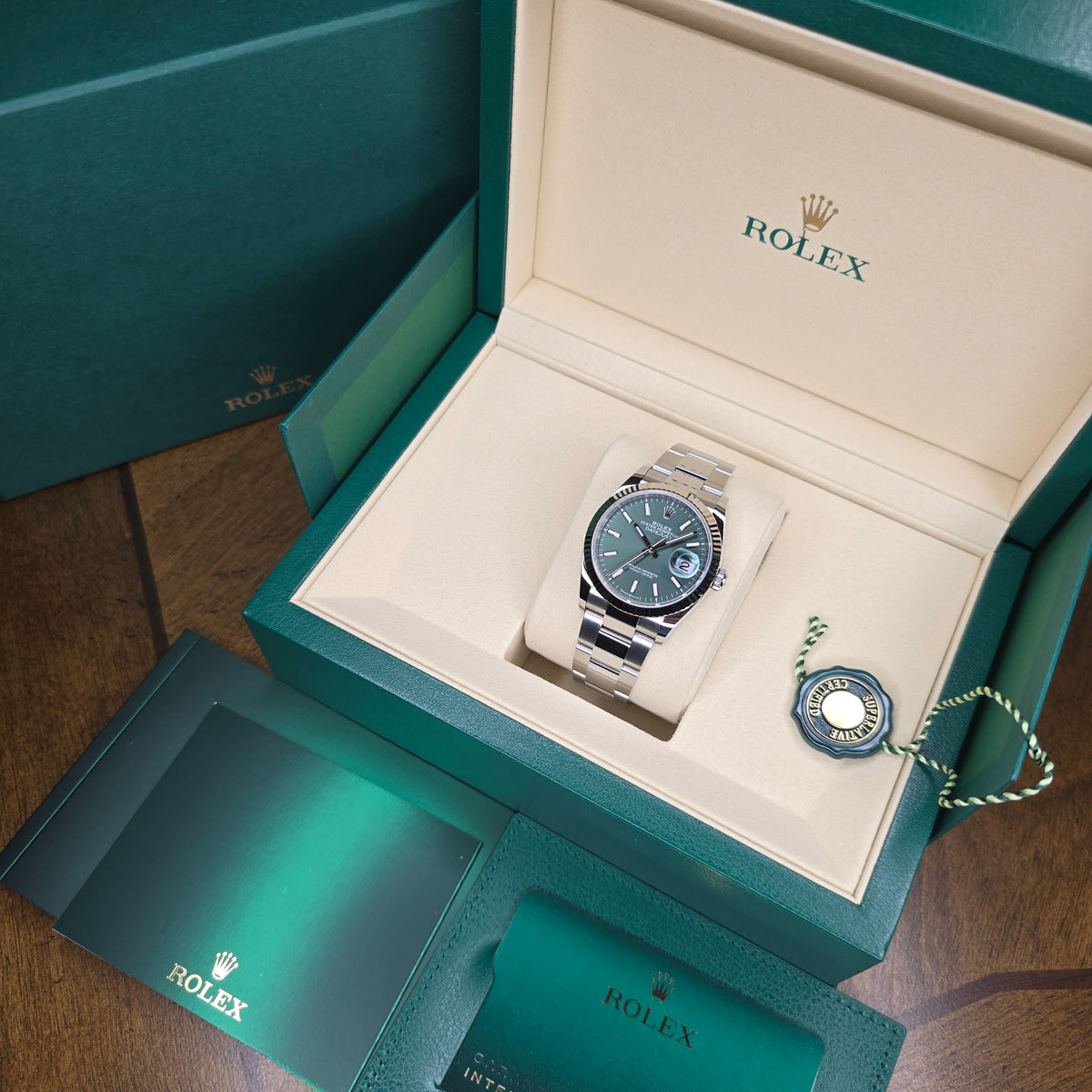 Rolex Datejust 126234 Mint Green  Oyster full set