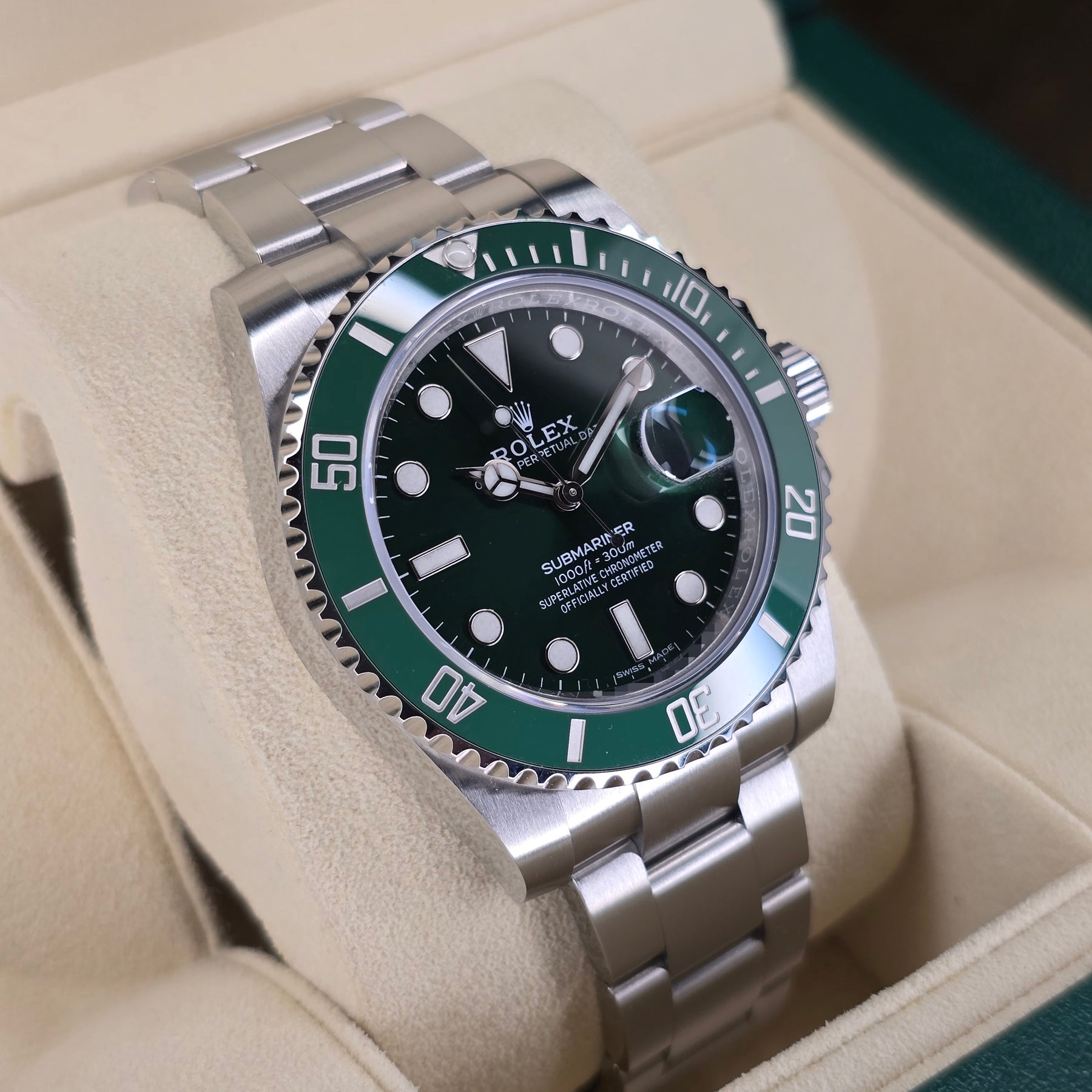 Rolex Submariner Hulk 116610LV left side case
