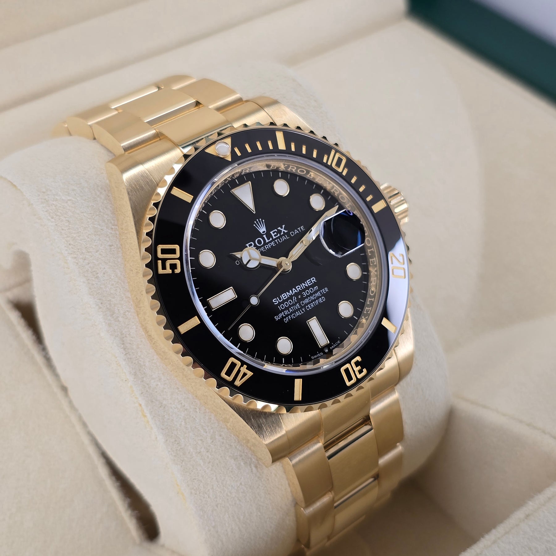 Rolex Submariner Date 126618LN left side case