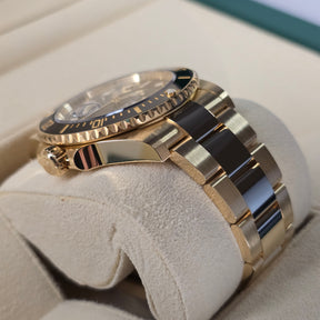 Rolex Submariner Date 126618LN lug, oyster bracelet