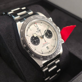 Tudor Black Bay Chrono Panda M79360N left side case