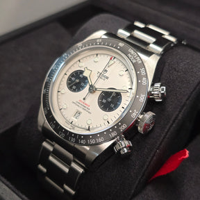 Tudor Black Bay Chrono Panda M79360N right side case