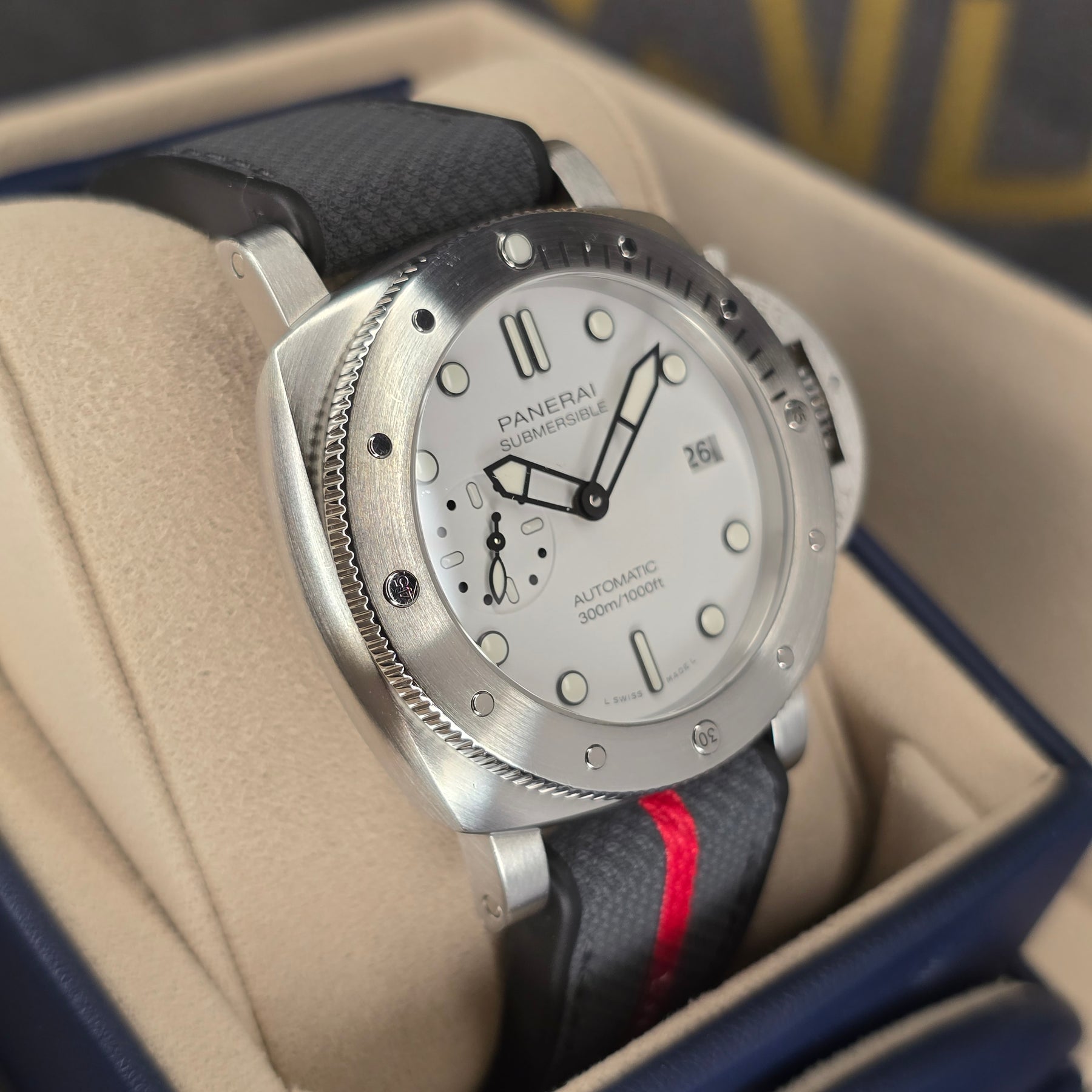 Panerai Luminor Marina Submersible PAM02223 Bianco left side case