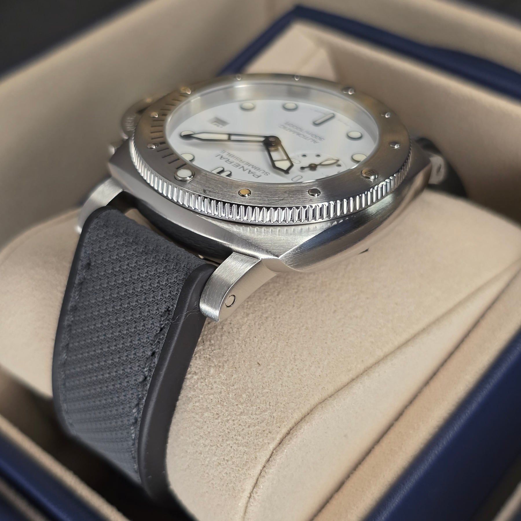 Panerai Luminor Marina Submersible PAM02223 Bianco lug strap